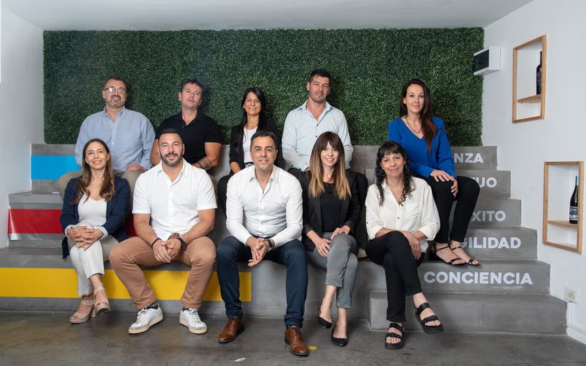 Parte del equipo de FOT Libre en las oficinas.
